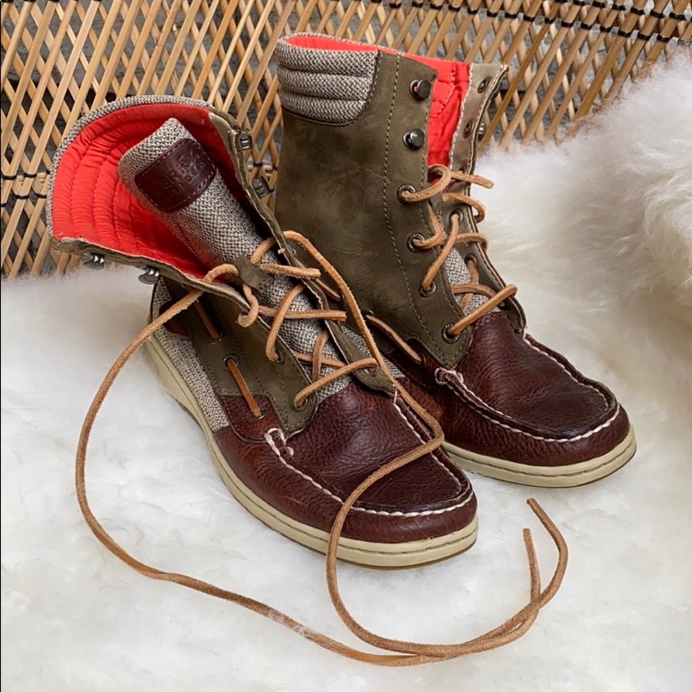 Sperry Topsider hightop boot